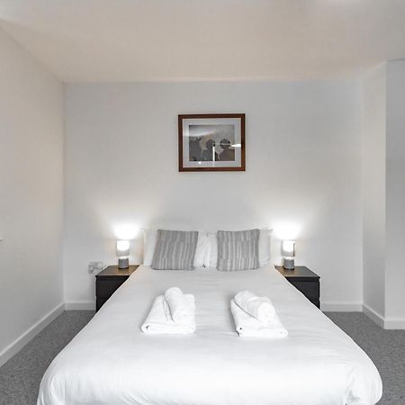 Spacious & Pet-Friendly 1Br Apt In Heywood Leilighet Eksteriør bilde